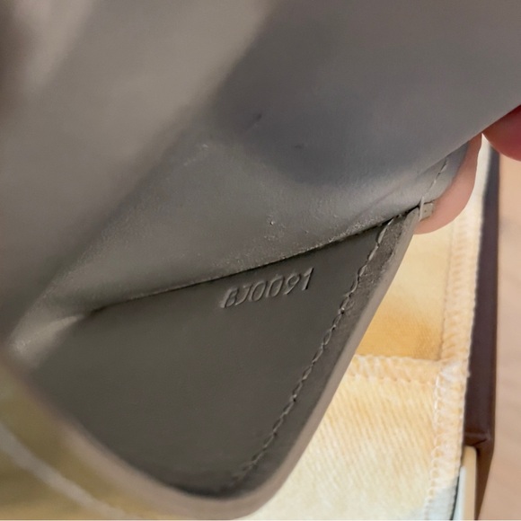 Vintage 100% Authentic Bifold Louis Vuitton Cardholder - Picture 10 of 13